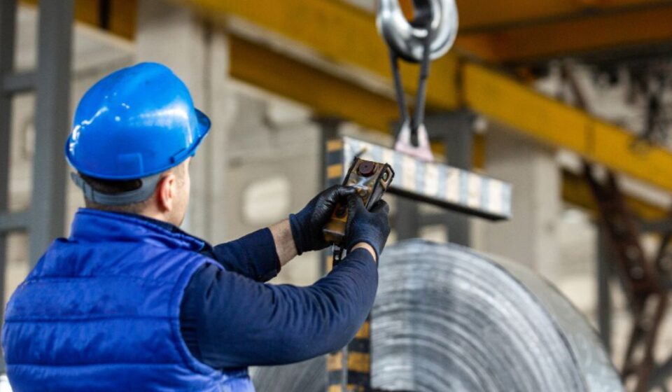 Lifting and hoisting safety